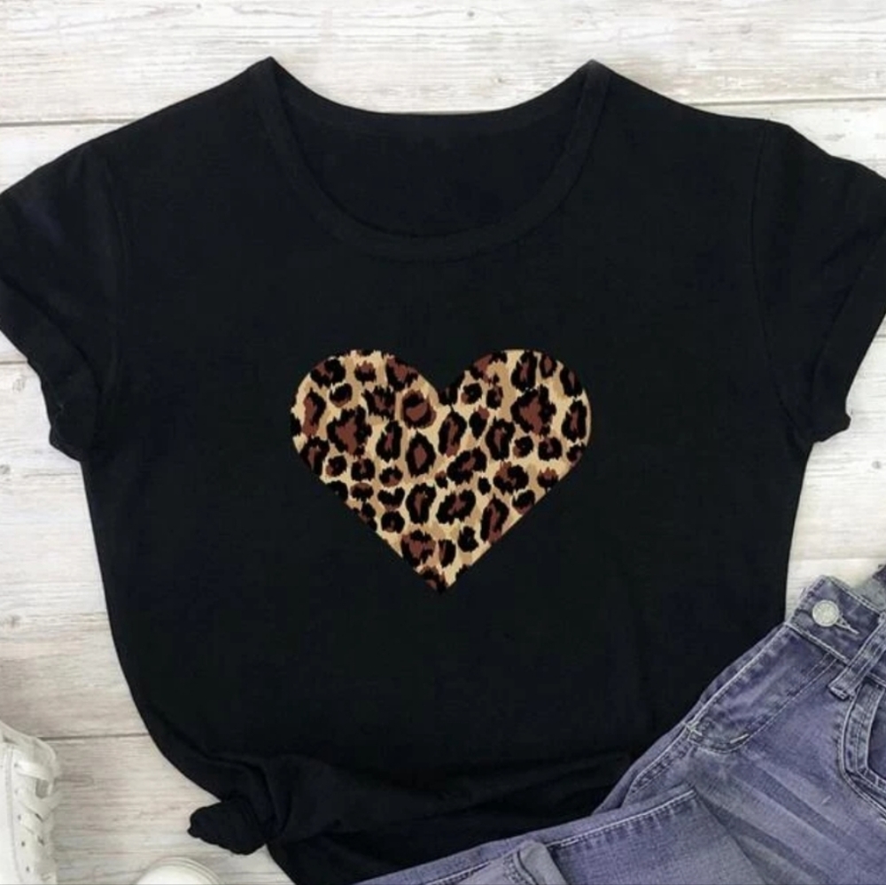 Plus Size Leopard Print Heart Shirt. Size 4XL.